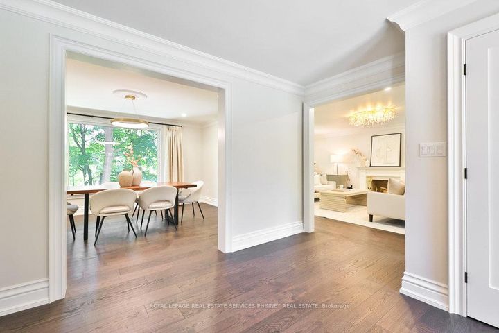 Photo 3 at 1033 Wenleigh Court, Lorne Park, Mississauga