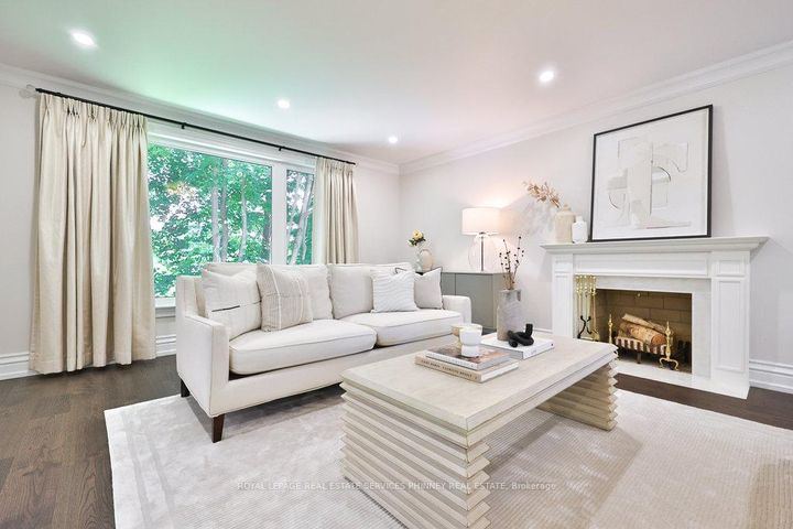 Photo 6 at 1033 Wenleigh Court, Lorne Park, Mississauga