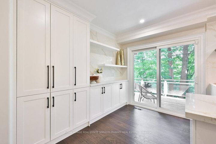 Photo 12 at 1033 Wenleigh Court, Lorne Park, Mississauga