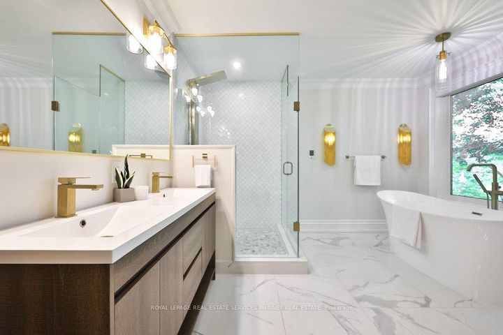 Photo 22 at 1033 Wenleigh Court, Lorne Park, Mississauga