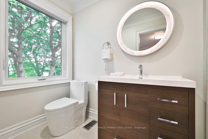 Photo 26 at 1033 Wenleigh Court, Lorne Park, Mississauga