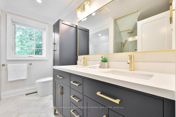Photo 31 at 1033 Wenleigh Court, Lorne Park, Mississauga