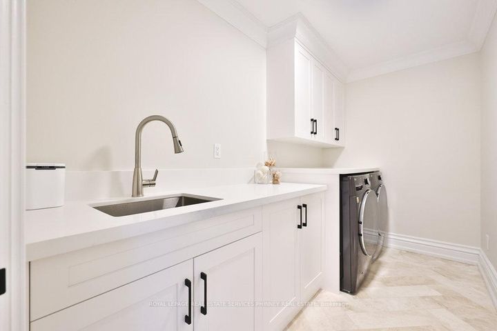 Photo 33 at 1033 Wenleigh Court, Lorne Park, Mississauga