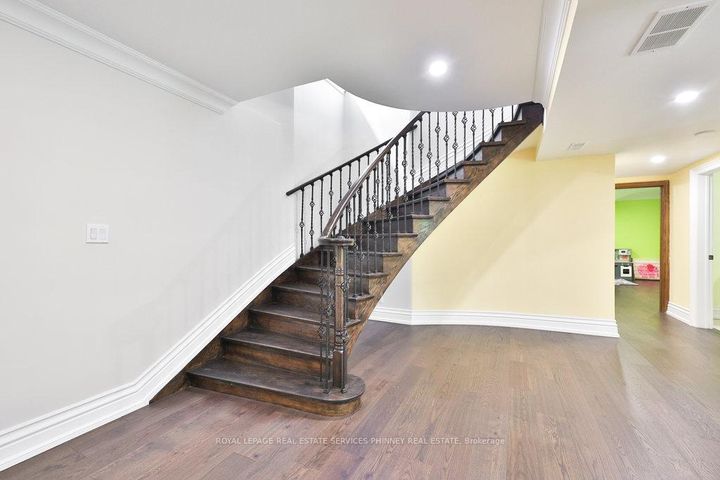Photo 35 at 1033 Wenleigh Court, Lorne Park, Mississauga