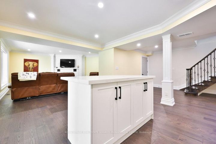 Photo 38 at 1033 Wenleigh Court, Lorne Park, Mississauga