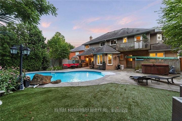 Photo 3 at 117 Miller Drive, Ancaster, Hamilton