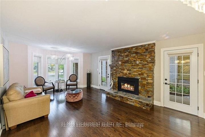 Photo 8 at 117 Miller Drive, Ancaster, Hamilton
