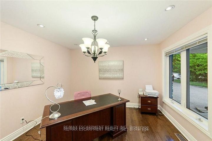 Photo 9 at 117 Miller Drive, Ancaster, Hamilton