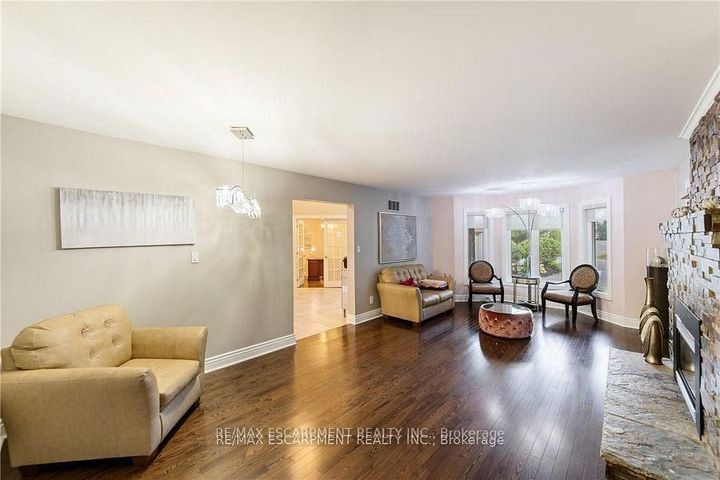 Photo 11 at 117 Miller Drive, Ancaster, Hamilton