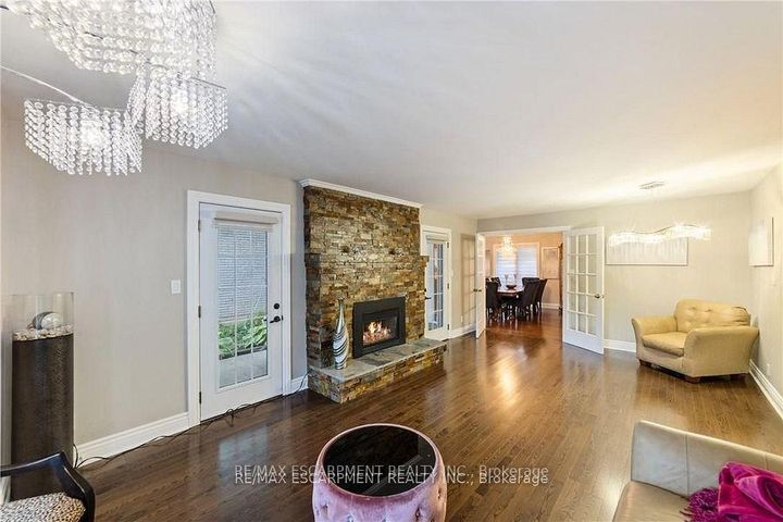Photo 13 at 117 Miller Drive, Ancaster, Hamilton
