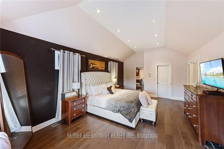 Photo 25 at 117 Miller Drive, Ancaster, Hamilton