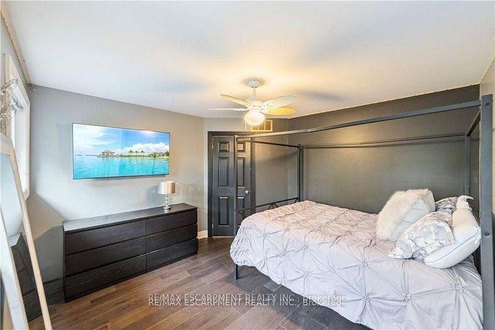 Photo 30 at 117 Miller Drive, Ancaster, Hamilton