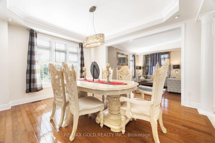 Photo 5 at 19 Eiffel Boulevard, Vales of Castlemore North, Brampton