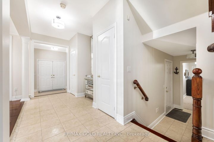 Photo 14 at 19 Eiffel Boulevard, Vales of Castlemore North, Brampton
