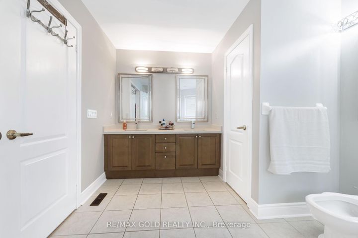 Photo 23 at 19 Eiffel Boulevard, Vales of Castlemore North, Brampton