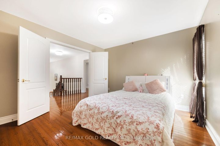 Photo 30 at 19 Eiffel Boulevard, Vales of Castlemore North, Brampton