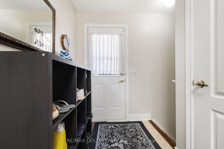 Photo 48 at 19 Eiffel Boulevard, Vales of Castlemore North, Brampton