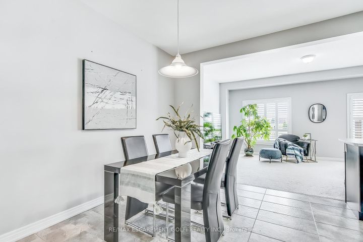 Photo 3 at 163 Lormont Boulevard, Stoney Creek, Hamilton