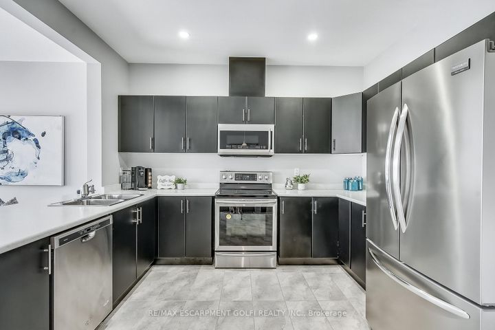 Photo 5 at 163 Lormont Boulevard, Stoney Creek, Hamilton