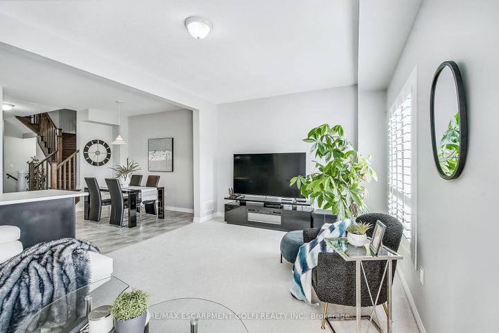 Photo 9 at 163 Lormont Boulevard, Stoney Creek, Hamilton