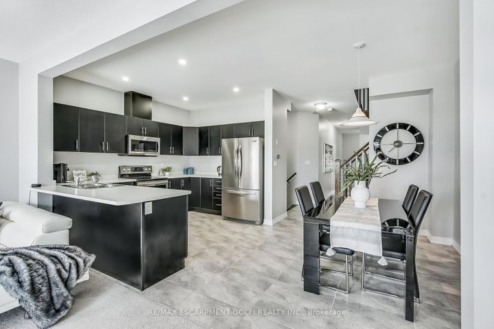 Photo 11 at 163 Lormont Boulevard, Stoney Creek, Hamilton