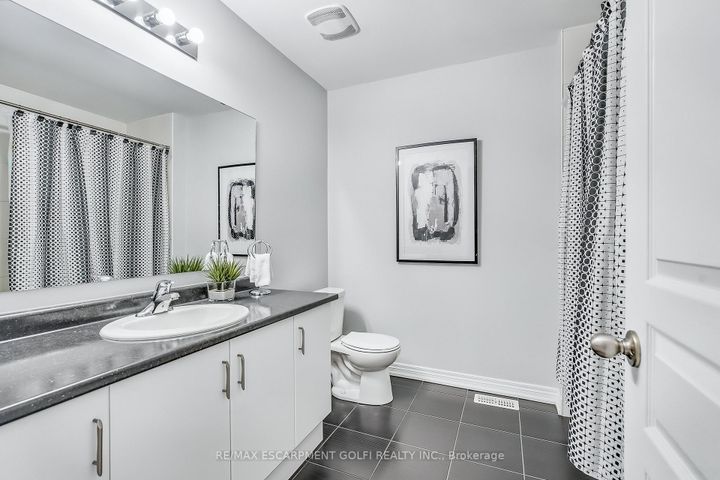 Photo 13 at 163 Lormont Boulevard, Stoney Creek, Hamilton