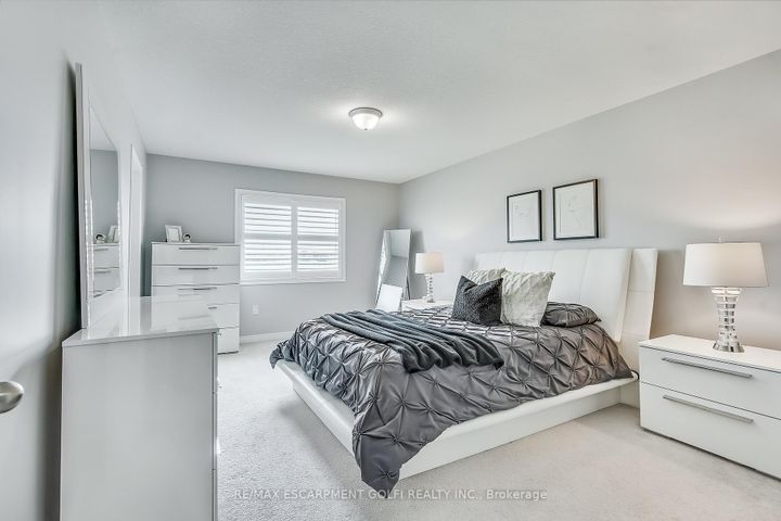 Photo 15 at 163 Lormont Boulevard, Stoney Creek, Hamilton