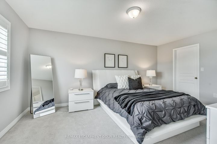 Photo 16 at 163 Lormont Boulevard, Stoney Creek, Hamilton
