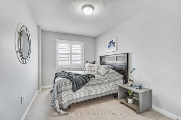 Photo 17 at 163 Lormont Boulevard, Stoney Creek, Hamilton