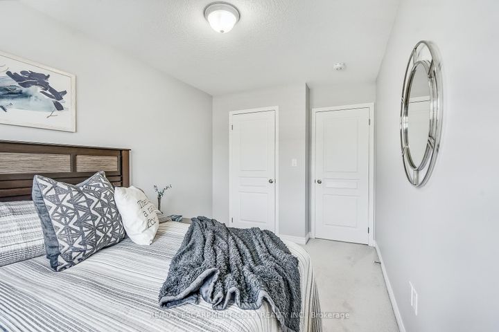 Photo 18 at 163 Lormont Boulevard, Stoney Creek, Hamilton