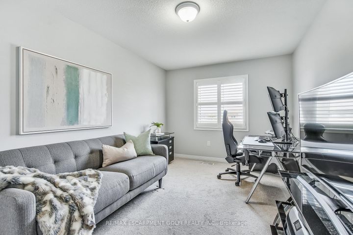 Photo 19 at 163 Lormont Boulevard, Stoney Creek, Hamilton