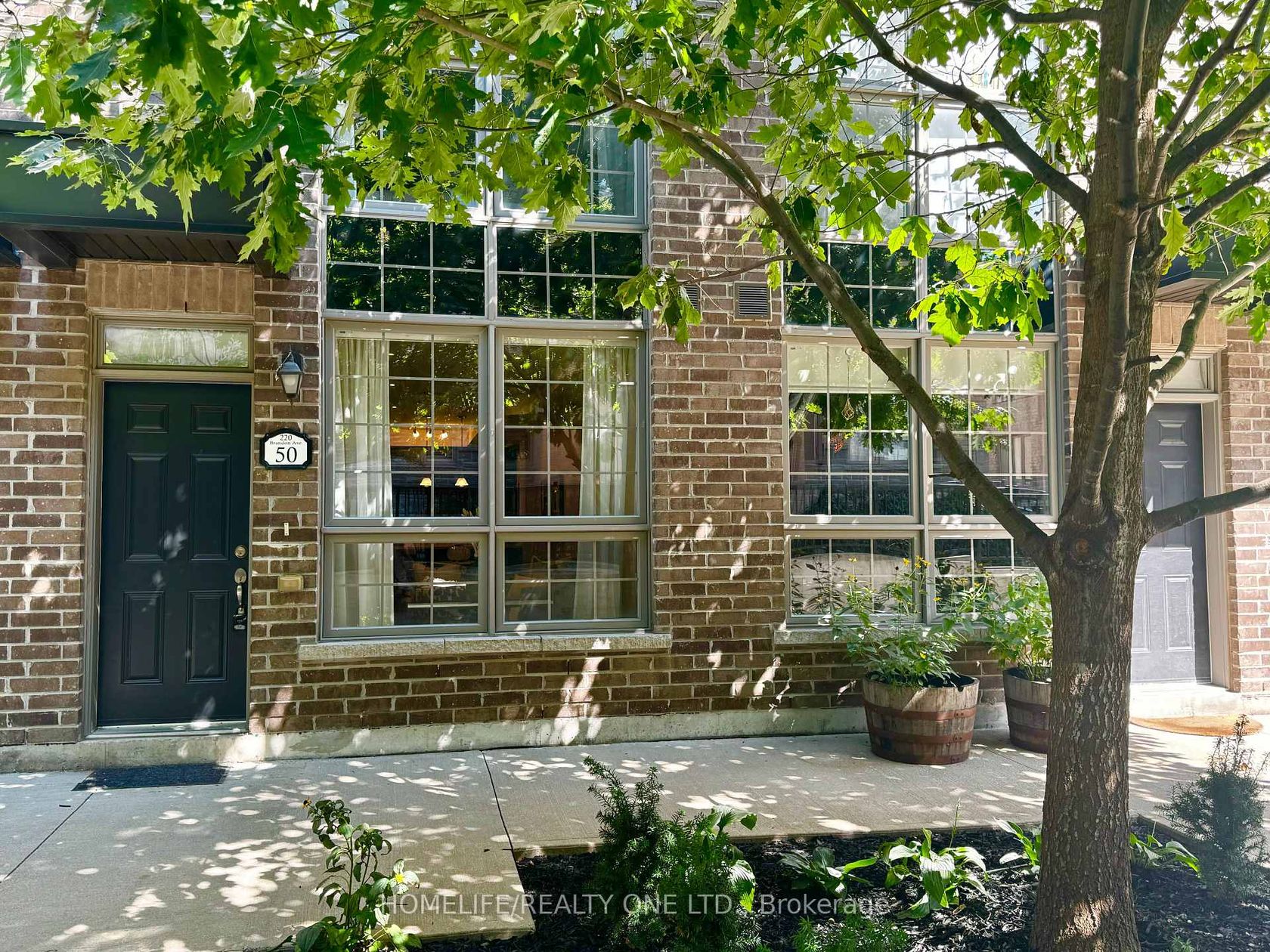 TH 50 - 220 Brandon Avenue, Junction, Toronto 