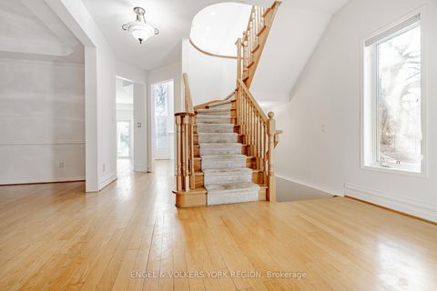 Photo 1 at 130 Old Colony Road, Oak Ridges Lake Wilcox, Richmond Hill