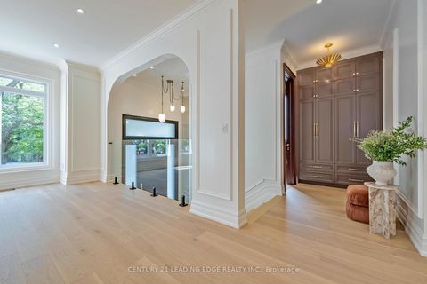 Photo 6 at 22 KING HIGH Avenue, Clanton Park, Toronto