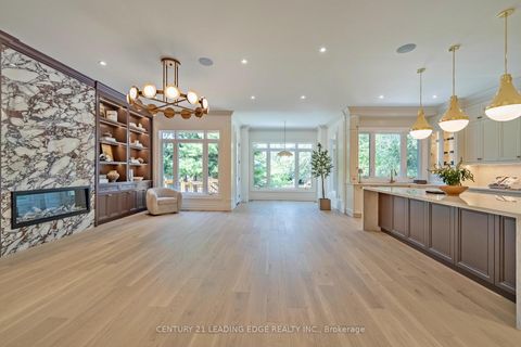 Photo 11 at 22 KING HIGH Avenue, Clanton Park, Toronto