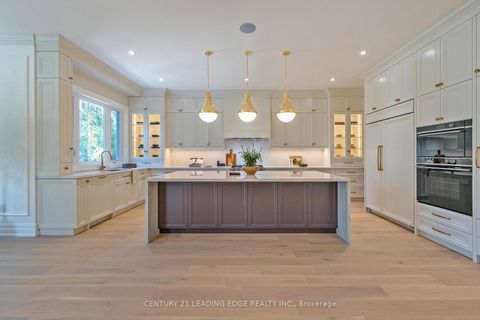 Photo 14 at 22 KING HIGH Avenue, Clanton Park, Toronto