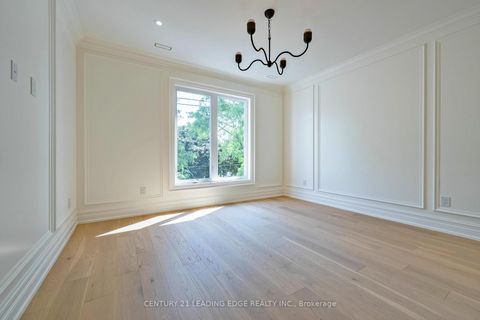 Photo 37 at 22 KING HIGH Avenue, Clanton Park, Toronto
