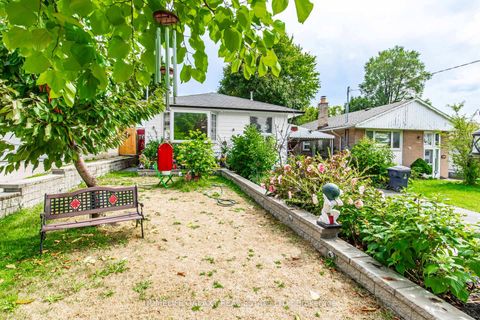 Photo 2 at 43 Larkhall Avenue, Bendale, Toronto