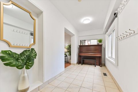Photo 3 at 44 Crewe Avenue, Lumsden, Toronto