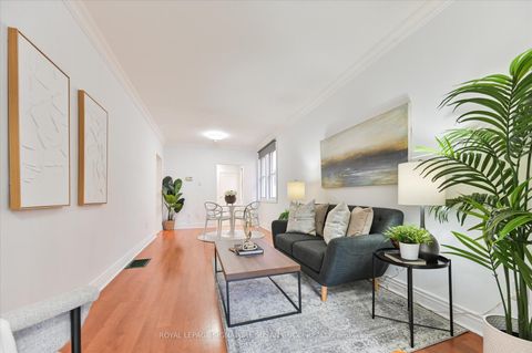 Photo 4 at 44 Crewe Avenue, Lumsden, Toronto