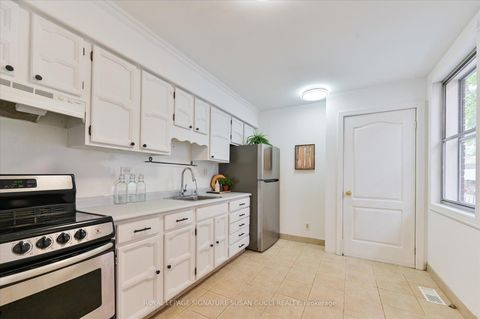 Photo 8 at 44 Crewe Avenue, Lumsden, Toronto