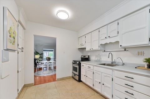 Photo 9 at 44 Crewe Avenue, Lumsden, Toronto