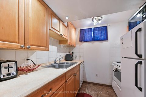 Photo 17 at 44 Crewe Avenue, Lumsden, Toronto