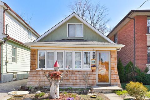 Photo 1 at 39 Twenty Fourth Street, Long Branch, Toronto