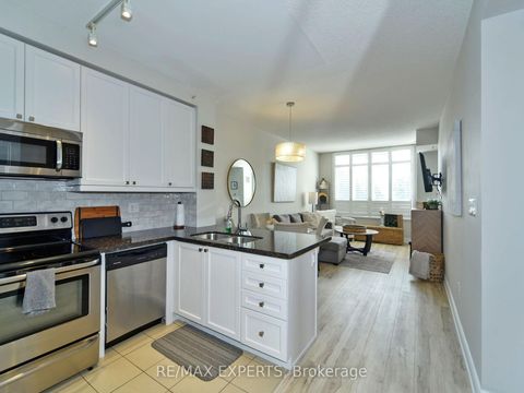 Photo 8 at 207 - 2396 Major Mackenzie Drive, Maple, Vaughan