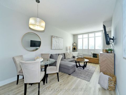 Photo 10 at 207 - 2396 Major Mackenzie Drive, Maple, Vaughan