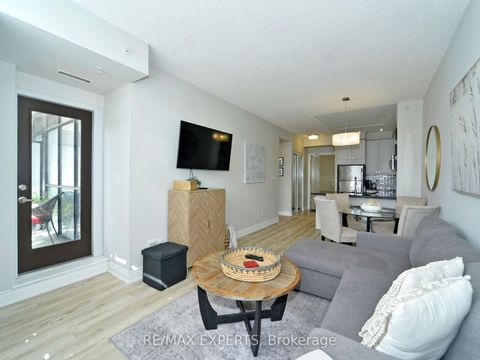 Photo 12 at 207 - 2396 Major Mackenzie Drive, Maple, Vaughan
