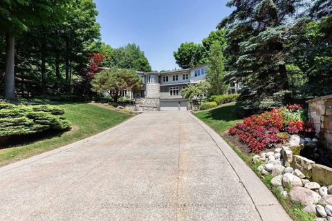 Photo 2 at 76 Silver Fox Place, Rural Vaughan, Vaughan
