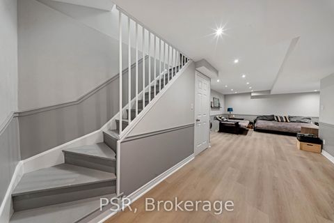Photo 32 at 108 Villandry Crescent, Maple, Vaughan