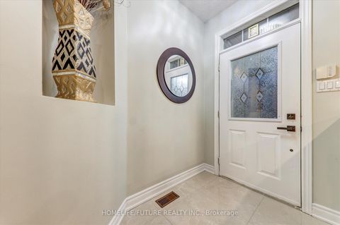 Photo 5 at 109 Laurelhurst Crescent, Vellore Village, Vaughan